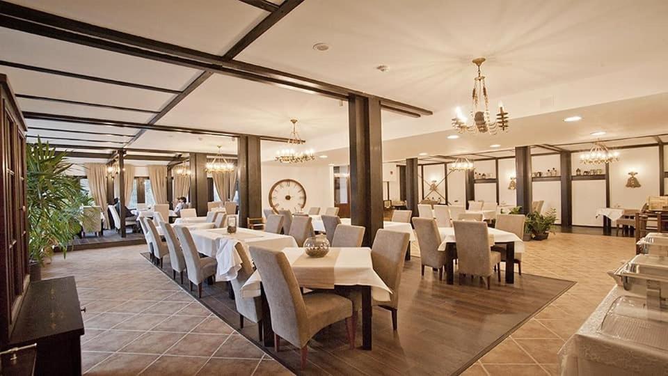 Hotel Regina Sinaia Luaran gambar